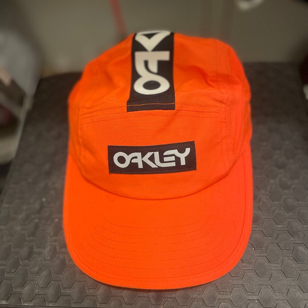 Orange Oakley strap back